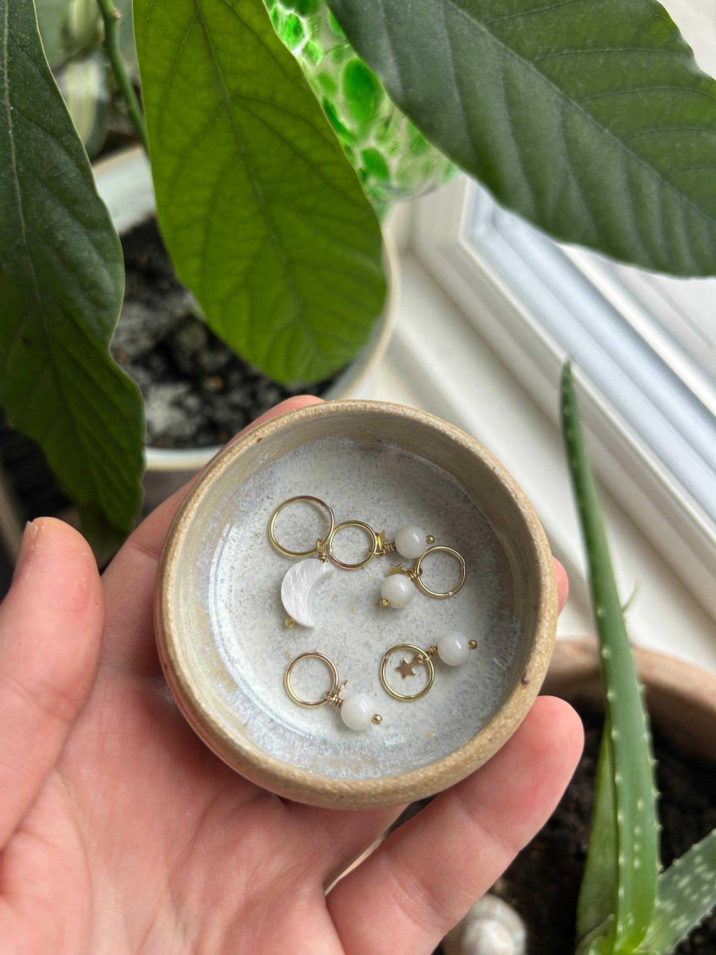 Maskemarkørsæt med måne og stjerner i keramik skål