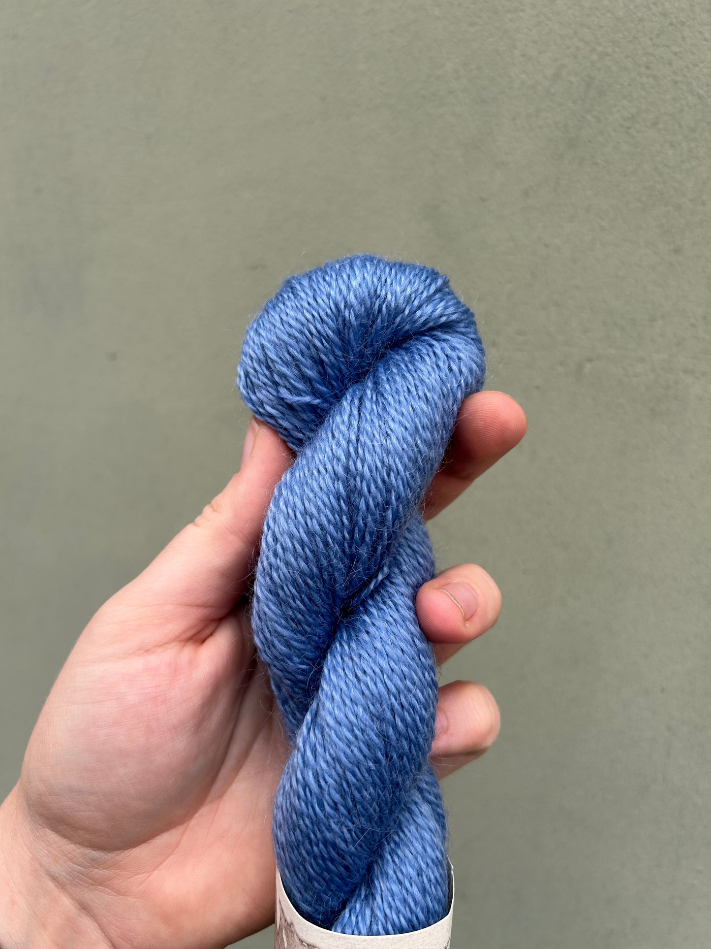 Strikkekit til “Kastanje halvvanter” af Strikkediem